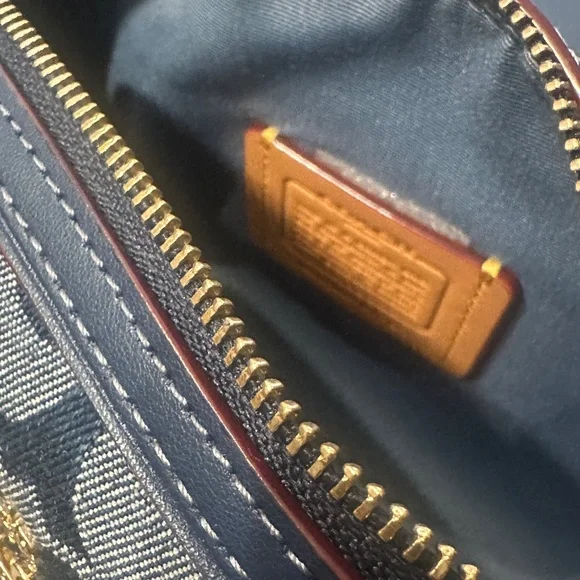 Mini Rowan Crossbody Bag In Signature Denim - Picture 9 of 16